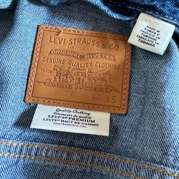 Levi's jean jacket womens XS brand new condition - Picture 3 of 6